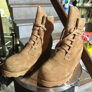 Suede wedge Sherpa boot